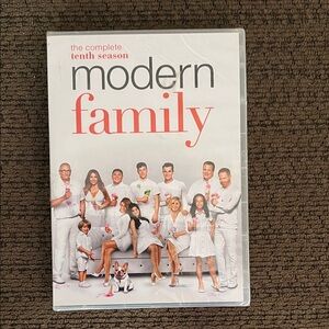 Modern Family Complete Tenth Season DVD 3-Disc Set 22 Episodes